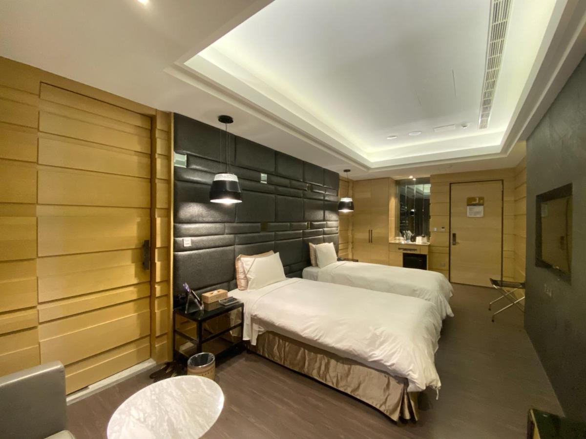 U-Her Hotel Taichung Exterior foto