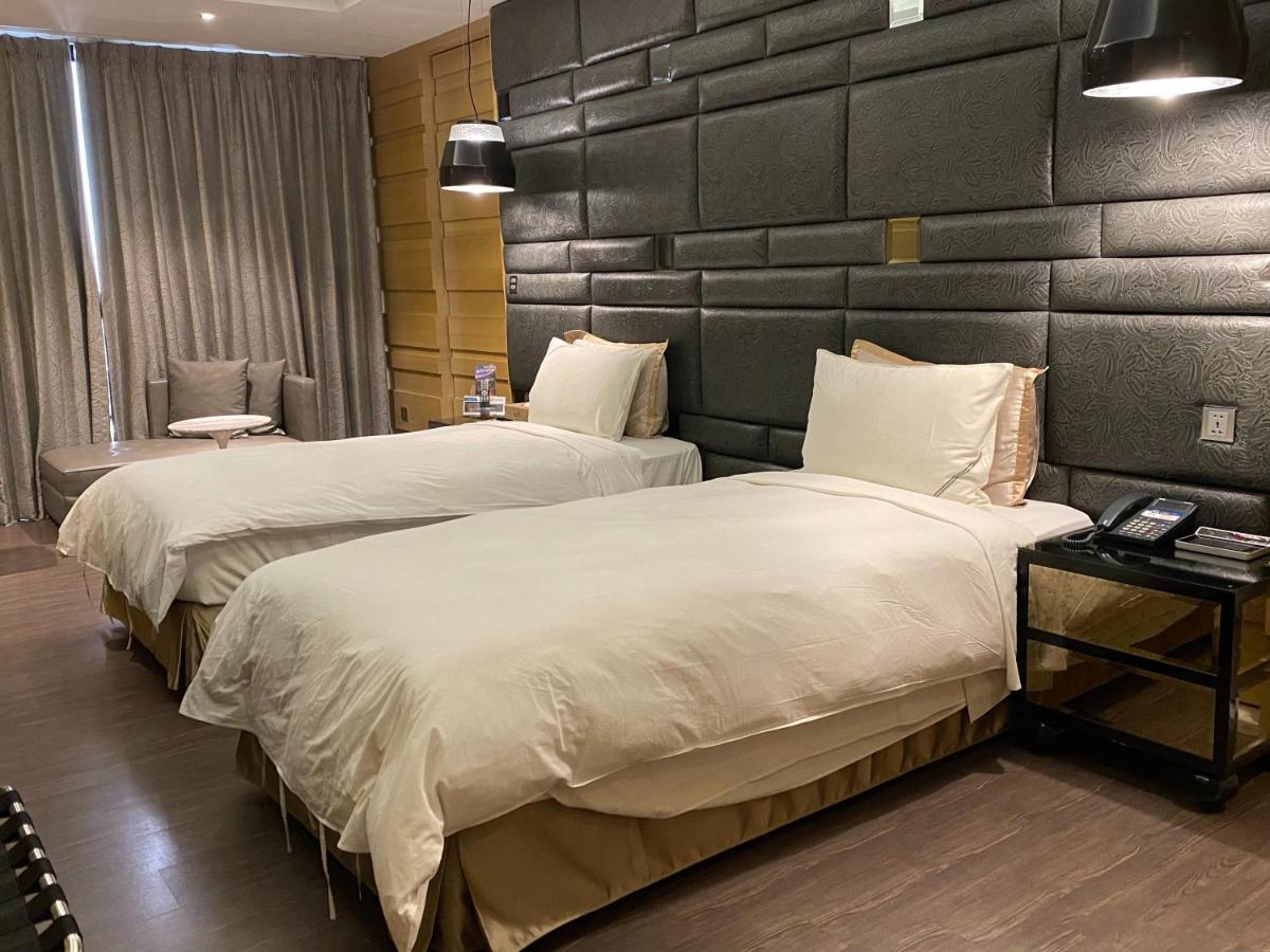 U-Her Hotel Taichung Exterior foto