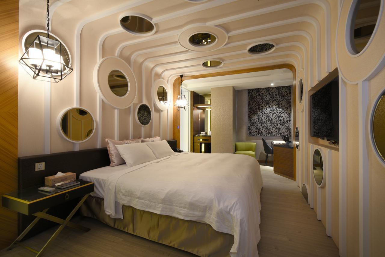 U-Her Hotel Taichung Exterior foto