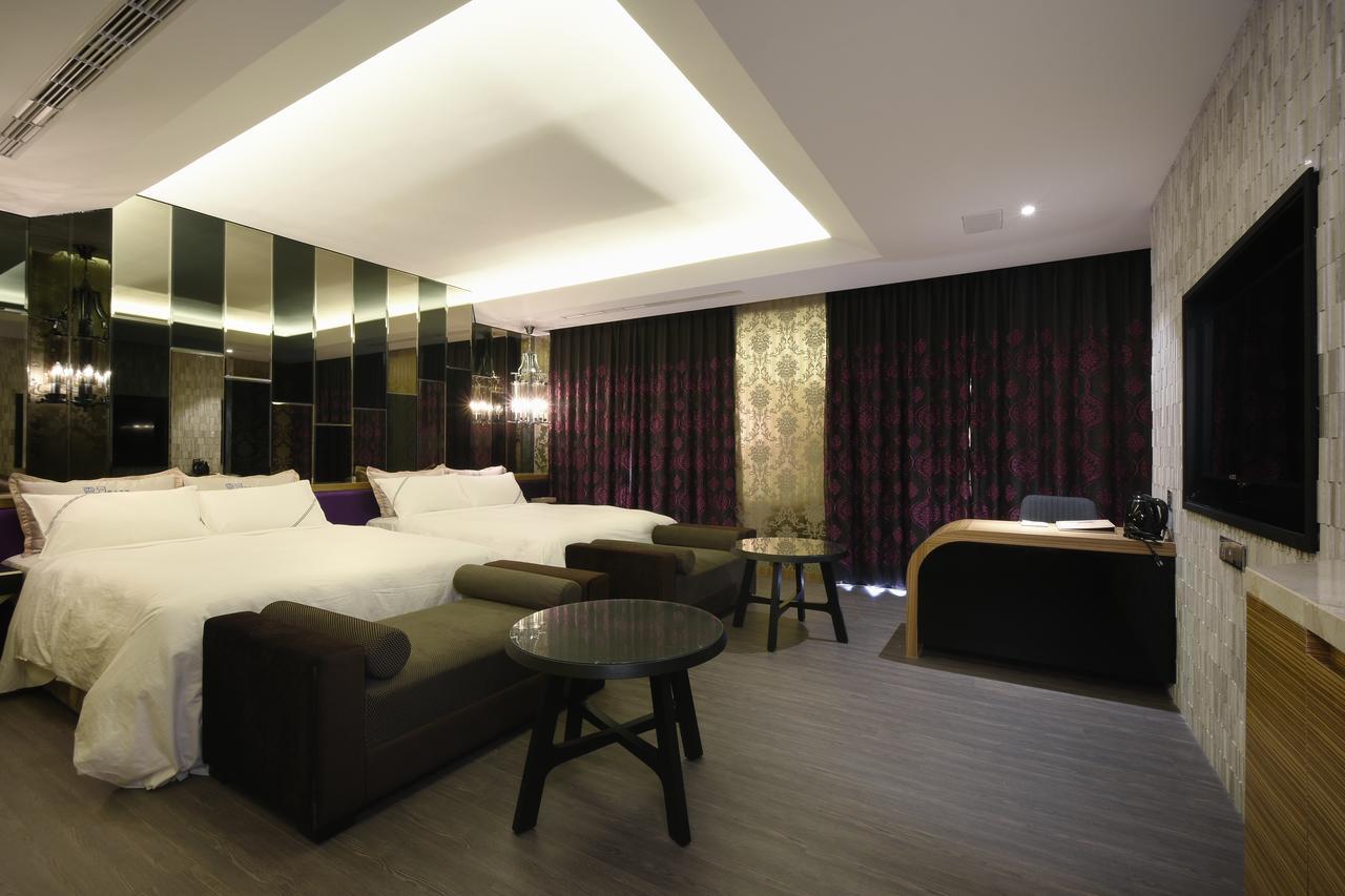 U-Her Hotel Taichung Exterior foto