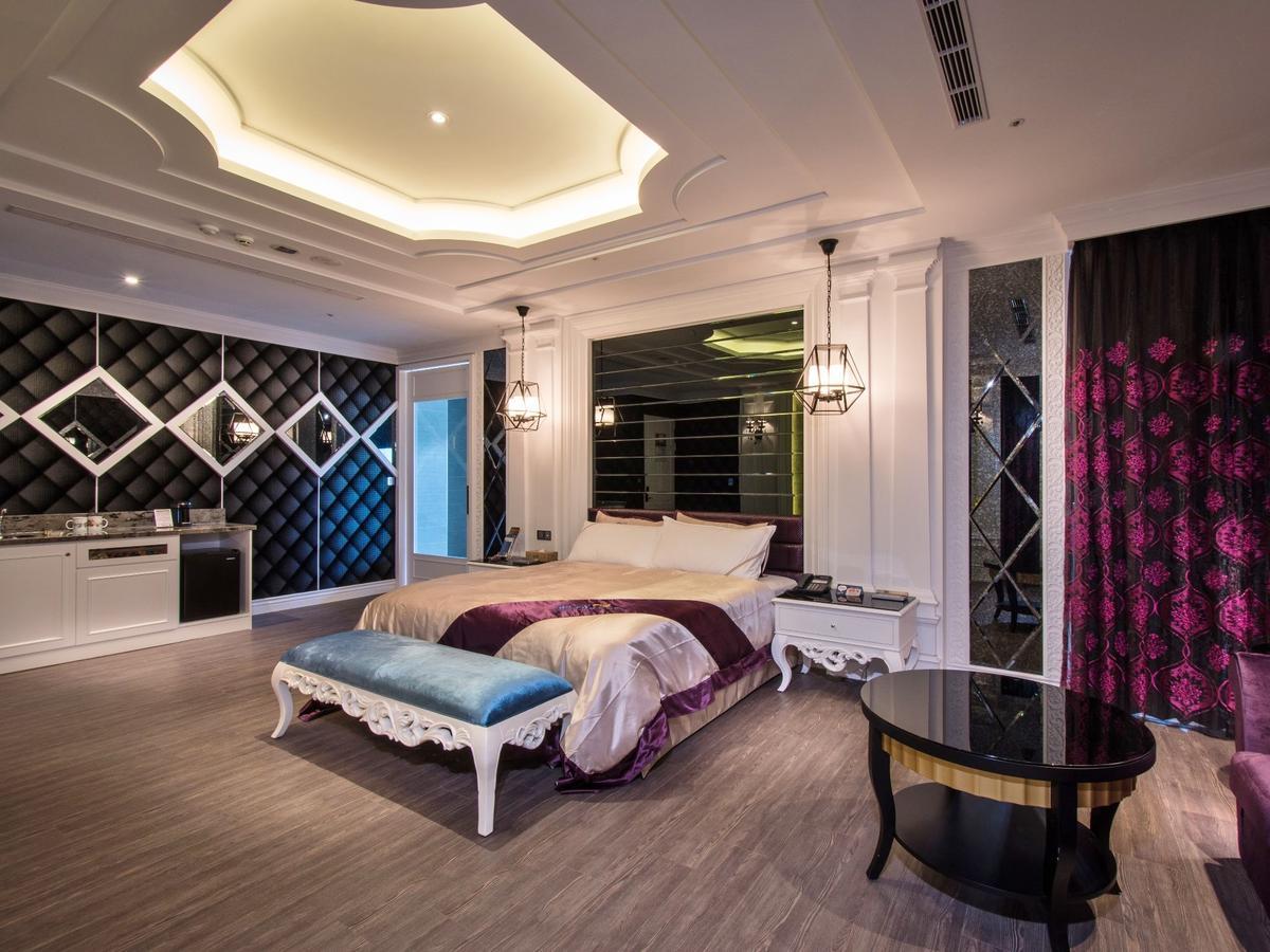 U-Her Hotel Taichung Exterior foto