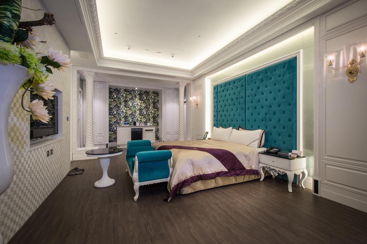 U-Her Hotel Taichung Exterior foto