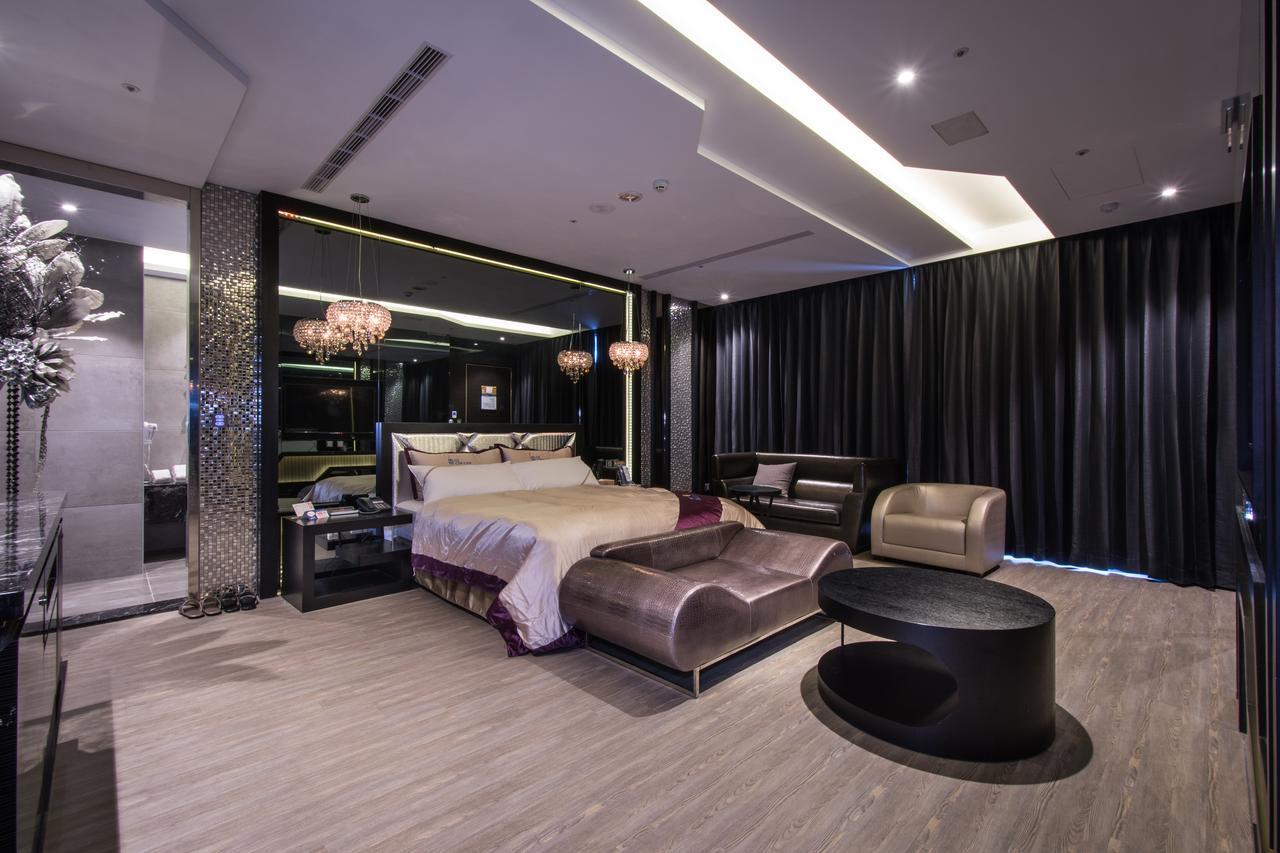 U-Her Hotel Taichung Exterior foto